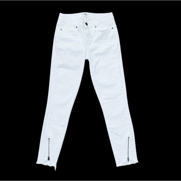 Paige White JeansSize 25